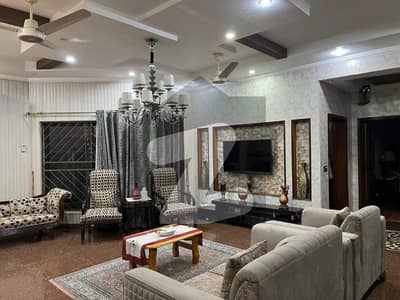 Kanal Well maintained House For Sale at Super Hot Location Near Jalal Sons Park