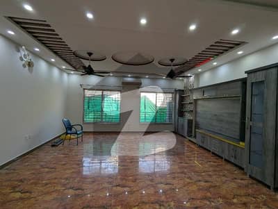 بحریہ سپرنگ نارتھ بحریہ ٹاؤن فیز 7,بحریہ ٹاؤن راولپنڈی,راولپنڈی میں 4 کمروں کا 1 کنال بالائی پورشن 1.6 لاکھ میں کرایہ پر دستیاب ہے۔