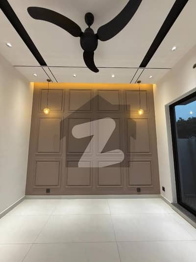 ممتاز سٹی اسلام آباد میں 2 کمروں کا 6 مرلہ فلیٹ 1.35 کروڑ میں برائے فروخت۔