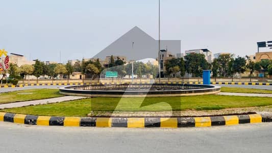 بحریہ نشیمن لاہور میں 8 مرلہ رہائشی پلاٹ 82.0 لاکھ میں برائے فروخت۔