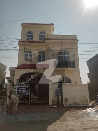 Brand New 6 Marla House AVAILABLE FOR SALE IN I-11