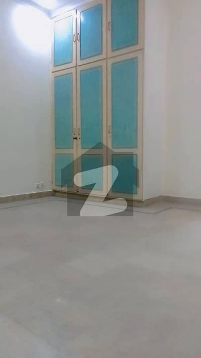 10 Marla House For Rent In Lahore