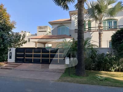 ZEEE Marketing & Builder Offers 1 Kanal Pair 40 Marla Near to Park & Golf Course Hub of Phase 7 Available