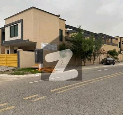 Prime Location House Of 375 Square Yards Is Available For sale