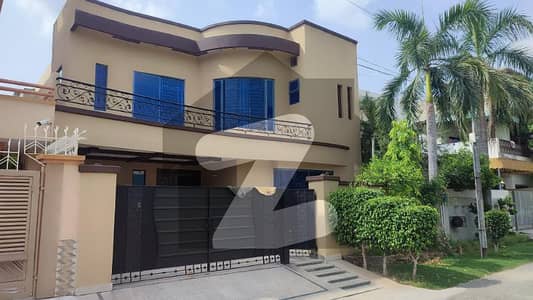 10 MARLA VERY REASONABLE PRICE HOUSE 10 MARLA VERY REASONABLE PRICE HOUSE