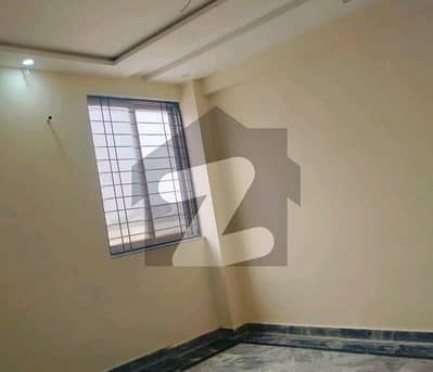 پی آئی اے مین بلیوارڈ لاہور میں 2 کمروں کا 5 مرلہ دفتر 90.0 ہزار میں کرایہ پر دستیاب ہے۔