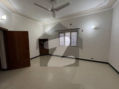 آئی ۔ 8 اسلام آباد میں 3 کمروں کا 12 مرلہ مکان 2.9 لاکھ میں کرایہ پر دستیاب ہے۔