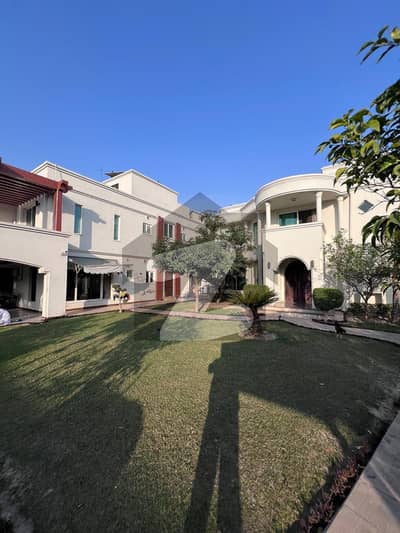 بحریہ ٹاؤن سیکٹر سی بحریہ ٹاؤن,لاہور میں 8 کمروں کا 2 کنال مکان 20.95 کروڑ میں برائے فروخت۔