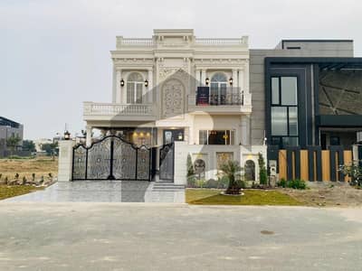 ڈی ایچ اے فیز 7 ڈیفنس (ڈی ایچ اے),لاہور میں 4 کمروں کا 10 مرلہ مکان 4.75 کروڑ میں برائے فروخت۔