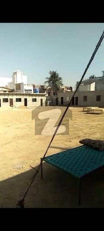 گلستانِ جوہر کراچی میں 3 کنال کمرشل پلاٹ 10.0 ارب میں برائے فروخت۔