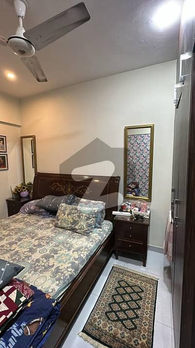 راحت کمرشل ایریا ڈی ایچ اے فیز 6,ڈی ایچ اے ڈیفینس,کراچی میں 3 کمروں کا 5 مرلہ فلیٹ 90.0 ہزار میں کرایہ پر دستیاب ہے۔