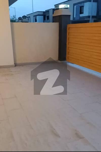 Luxurious Beautiful Independent House 500 Sq Yards