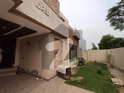 بحریہ آرچرڈ لاہور میں 5 کمروں کا 1 کنال مکان 1.9 لاکھ میں کرایہ پر دستیاب ہے۔