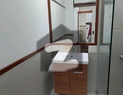 ڈی ایچ اے فیز 5 ڈی ایچ اے ڈیفینس,کراچی میں 5 کمروں کا 1 کنال مکان 4.5 لاکھ میں کرایہ پر دستیاب ہے۔