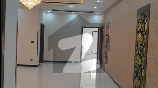 علامہ اقبال ٹاؤن لاہور میں 4 کمروں کا 5 مرلہ مکان 2.8 کروڑ میں برائے فروخت۔