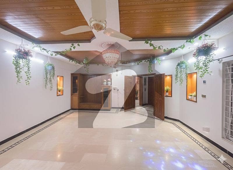 ڈی ۔ 12 اسلام آباد میں 6 کمروں کا 10 مرلہ مکان 2.7 لاکھ میں کرایہ پر دستیاب ہے۔ ڈی ۔ 12 اسلام آباد میں 6 کمروں کا 10 مرلہ مکان 2.7 لاکھ میں کرایہ پر دستیاب ہے۔