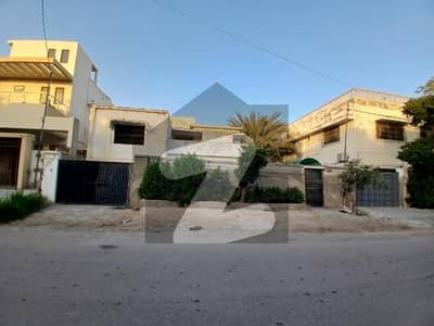 300 Yards Demolished Condition House (DHA Phase 4)