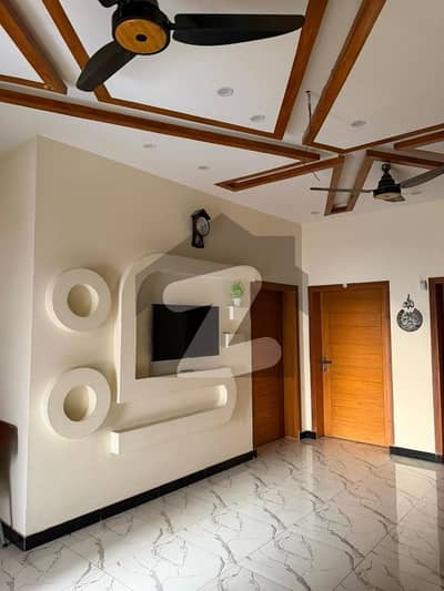 7 Marla House Available For Rent Near Park Musjid Or Commercial