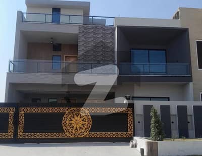 ایم پی سی ایچ ایس ۔ بلاک ایف ایم پی سی ایچ ایس ۔ ملٹی گارڈنز,بی ۔ 17,اسلام آباد میں 5 کمروں کا 11 مرلہ مکان 4.78 کروڑ میں برائے فروخت۔