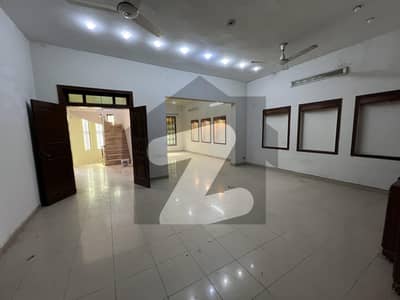 آئی ۔ 8 اسلام آباد میں 3 کمروں کا 12 مرلہ بالائی پورشن 1.6 لاکھ میں کرایہ پر دستیاب ہے۔