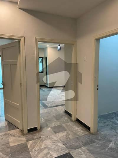 آئی ۔ 8 اسلام آباد میں 2 کمروں کا 4 مرلہ دفتر 1.8 لاکھ میں کرایہ پر دستیاب ہے۔