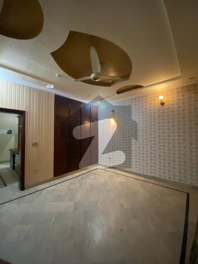 جوہر ٹاؤن فیز 2 جوہر ٹاؤن,لاہور میں 2 کمروں کا 5 مرلہ بالائی پورشن 50.0 ہزار میں کرایہ پر دستیاب ہے۔