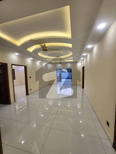 کلفٹن ۔ بلاک 9 کلفٹن,کراچی میں 4 کمروں کا 13 مرلہ پینٹ ہاؤس 2.9 لاکھ میں کرایہ پر دستیاب ہے۔