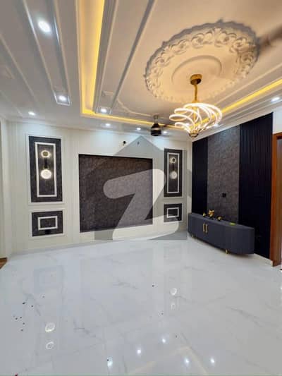 8 Marla Brand New House With Gas For Rent