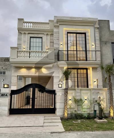 بحریہ ٹاؤن فیز 8 بحریہ ٹاؤن راولپنڈی,راولپنڈی میں 5 کمروں کا 7 مرلہ مکان 90.0 ہزار میں کرایہ پر دستیاب ہے۔