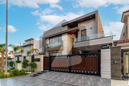 20 MARLA ELEGANT AND FULLY MAINTAINED SUPER HOT LOCATED FULL FURNISHED BUNGALOW'S LOWER PORTION IS AVAILABLE IN THE BEST BLOCK OF DHA LAHORE.