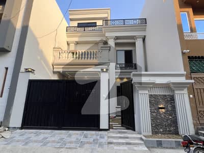 ورسک روڈ پشاور میں 3 کمروں کا 5 مرلہ مکان 60.0 ہزار میں کرایہ پر دستیاب ہے۔