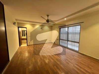 1-KANAL ELEGANT AND FULLY MAINTAINED SUPER HOT LOCATED BUNGALOW IS AVAILABLE IN THE BEST BLOCK OF PHASE 3 DHA LAHORE