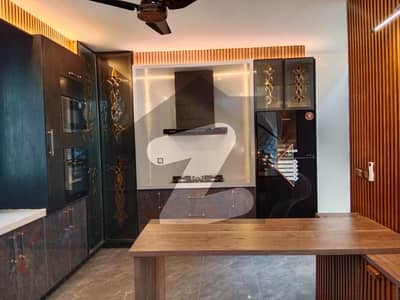 ایف ۔ 10/4 ایف ۔ 10,اسلام آباد میں 8 کمروں کا 2 کنال مکان 75.0 کروڑ میں برائے فروخت۔