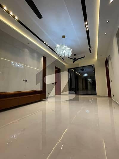 این ایف سی 1 لاہور میں 3 کمروں کا 1 کنال بالائی پورشن 1.2 لاکھ میں کرایہ پر دستیاب ہے۔