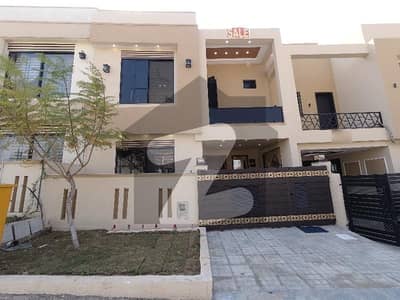 بحریہ ٹاؤن فیز 8 ۔ بلاک ایم بحریہ ٹاؤن فیز 8,بحریہ ٹاؤن راولپنڈی,راولپنڈی میں 3 کمروں کا 5 مرلہ مکان 2.4 کروڑ میں برائے فروخت۔