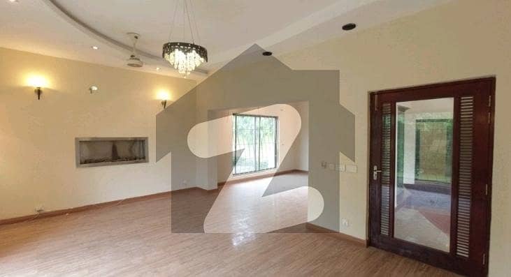 10 Marla House Ideally Situated In Askari 10 10 Marla House Ideally Situated In Askari 10