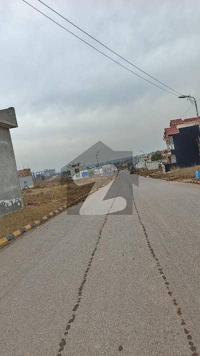 5 Marla Plot For Sale PECHS Society