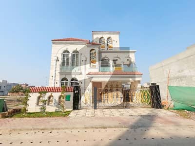 10 Marla House Ideally Situated In Bahria Town - Tauheed Block