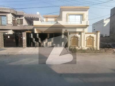 واپڈا ٹاؤن فیز 1 واپڈا ٹاؤن,ملتان میں 3 کمروں کا 10 مرلہ مکان 3.2 کروڑ میں برائے فروخت۔