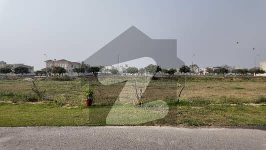 ڈی ایچ اے فیز 8 - بلاک ایس فیز 8,ڈیفنس (ڈی ایچ اے),لاہور میں 1 کنال رہائشی پلاٹ 4.3 کروڑ میں برائے فروخت۔ ڈی ایچ اے فیز 8 - بلاک ایس فیز 8,ڈیفنس (ڈی ایچ اے),لاہور میں 1 کنال رہائشی پلاٹ 4.3 کروڑ میں برائے فروخت۔