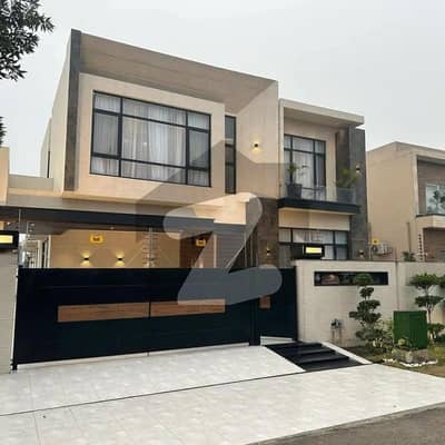 ڈی ایچ اے فیز 7 ڈیفنس (ڈی ایچ اے),لاہور میں 5 کمروں کا 1 کنال مکان 7.3 کروڑ میں برائے فروخت۔