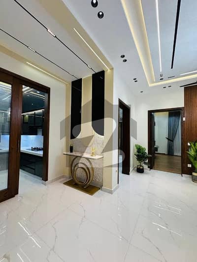 ڈی ایچ اے فیز 7 ڈیفنس (ڈی ایچ اے),لاہور میں 3 کمروں کا 1 کنال بالائی پورشن 80.0 ہزار میں کرایہ پر دستیاب ہے۔