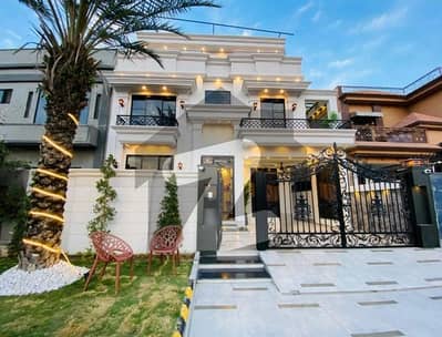 سٹی ہاؤسنگ سوسائٹی گوجرانوالہ میں 5 کمروں کا 10 مرلہ مکان 5.0 کروڑ میں برائے فروخت۔