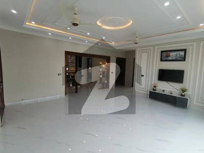 Corner Prime Location 20 Marla House In Only Rs 45000000