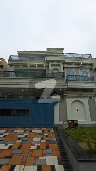 جی ۔ 13/2 جی ۔ 13,اسلام آباد میں 6 کمروں کا 14 مرلہ مکان 12.5 کروڑ میں برائے فروخت۔