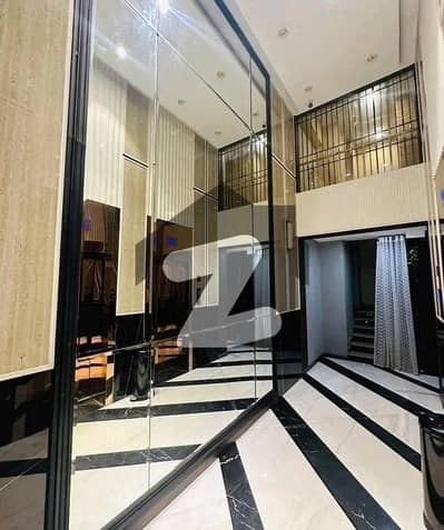 پی ای سی ایچ ایس بلاک 2 پی ای سی ایچ ایس,جمشید ٹاؤن,کراچی میں 3 کمروں کا 8 مرلہ فلیٹ 4.5 کروڑ میں برائے فروخت۔