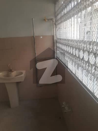 بفر زون - سیکٹر 15-A / 4 بفر زون,نارتھ کراچی,کراچی میں 4 کمروں کا 5 مرلہ مکان 3.5 کروڑ میں برائے فروخت۔