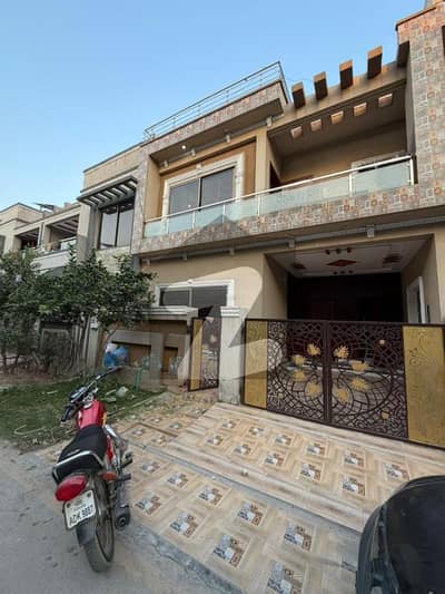 پارک ویو سٹی ۔ جیڈ بلاک پارک ویو سٹی,لاہور میں 4 کمروں کا 5 مرلہ مکان 1.85 کروڑ میں برائے فروخت۔