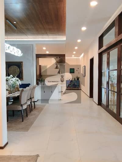 کلفٹن کراچی میں 4 کمروں کا 17 مرلہ فلیٹ 10.6 کروڑ میں برائے فروخت۔