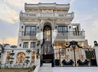 سٹی ہاؤسنگ سوسائٹی گوجرانوالہ میں 5 کمروں کا 10 مرلہ مکان 4.9 کروڑ میں برائے فروخت۔